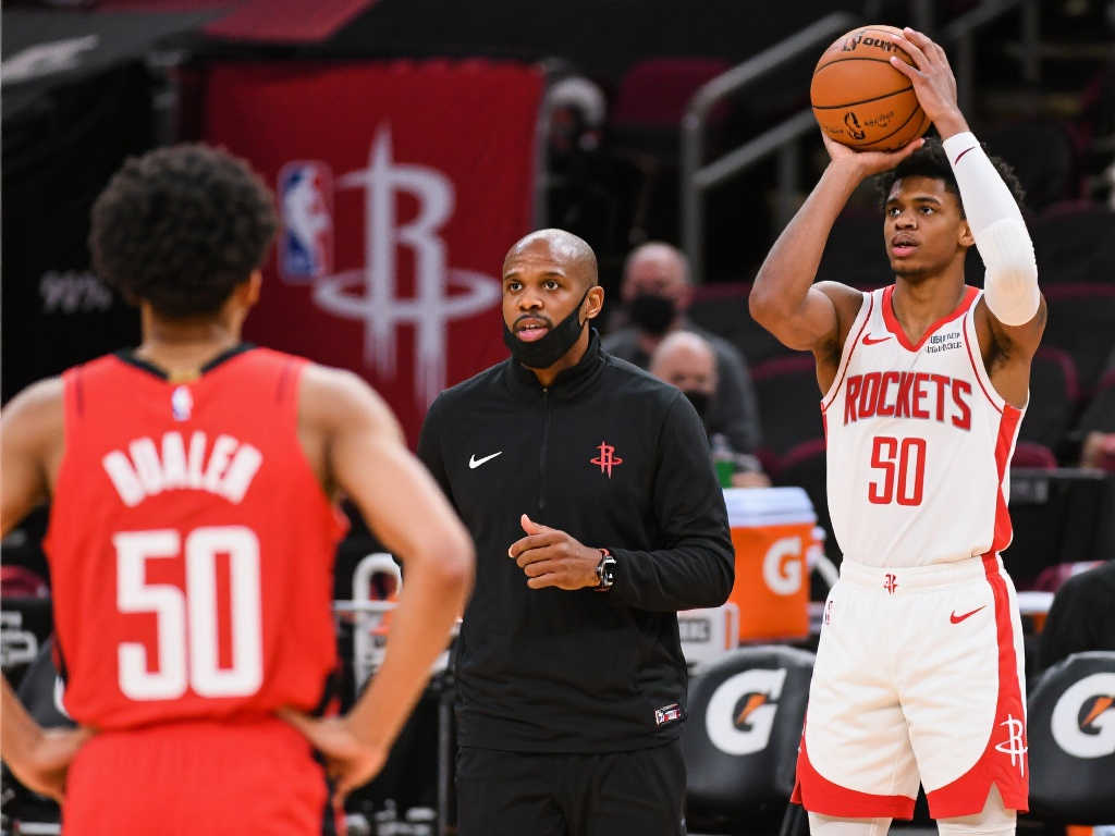 始终保持较 始终保持较